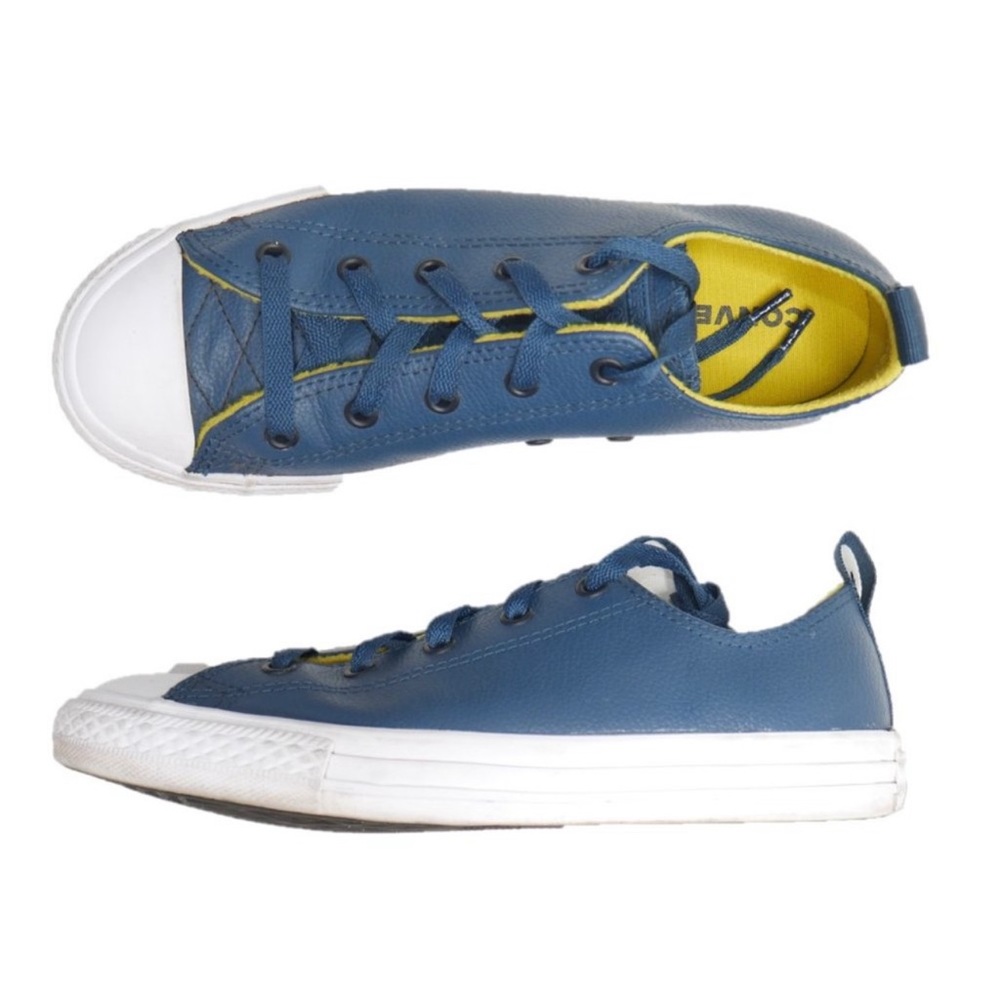 Converse Chuck Taylor Leather Boys Size. 3